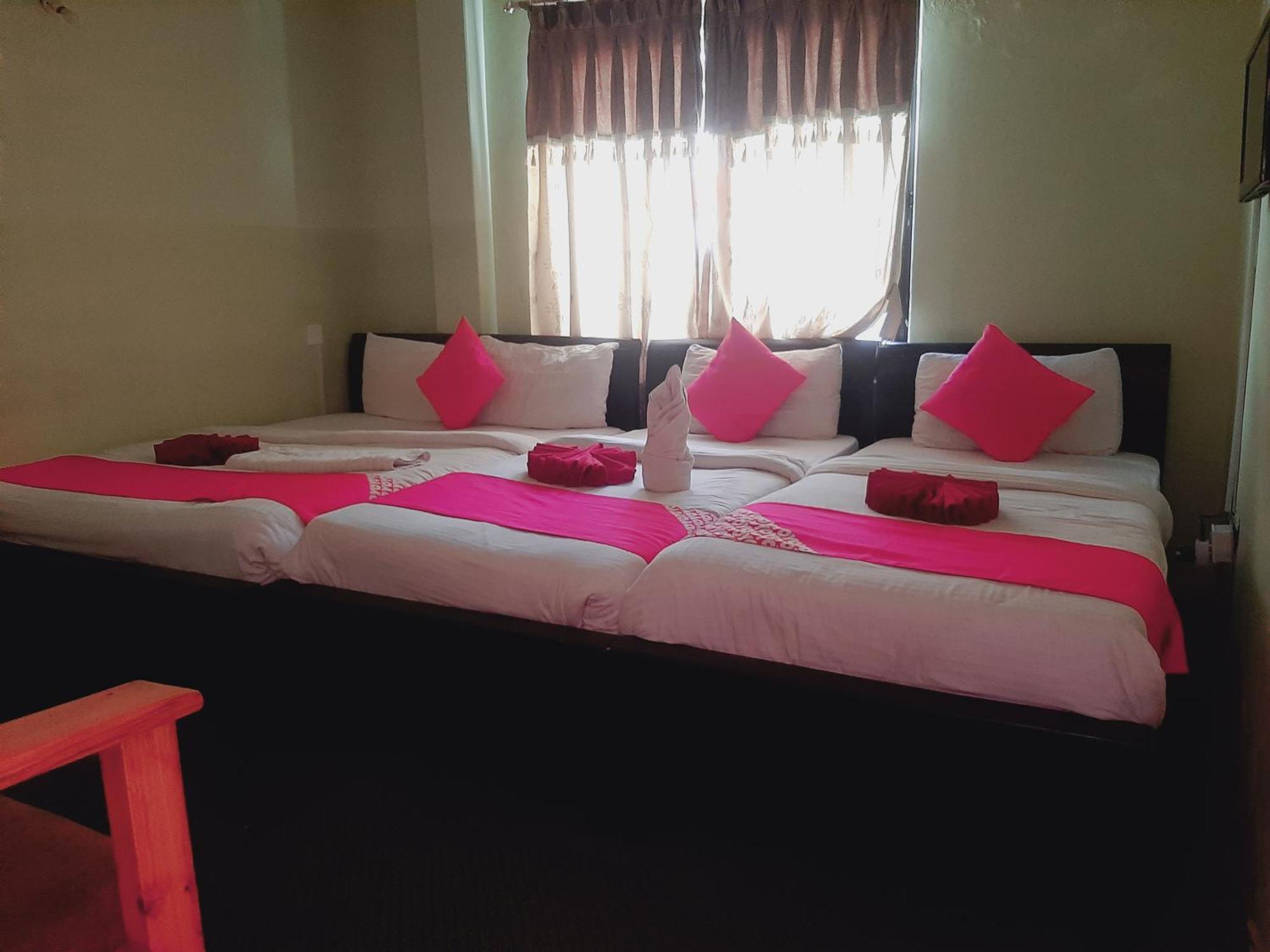 Hotel Lake N Yeti Pokhara Eksteriør bilde