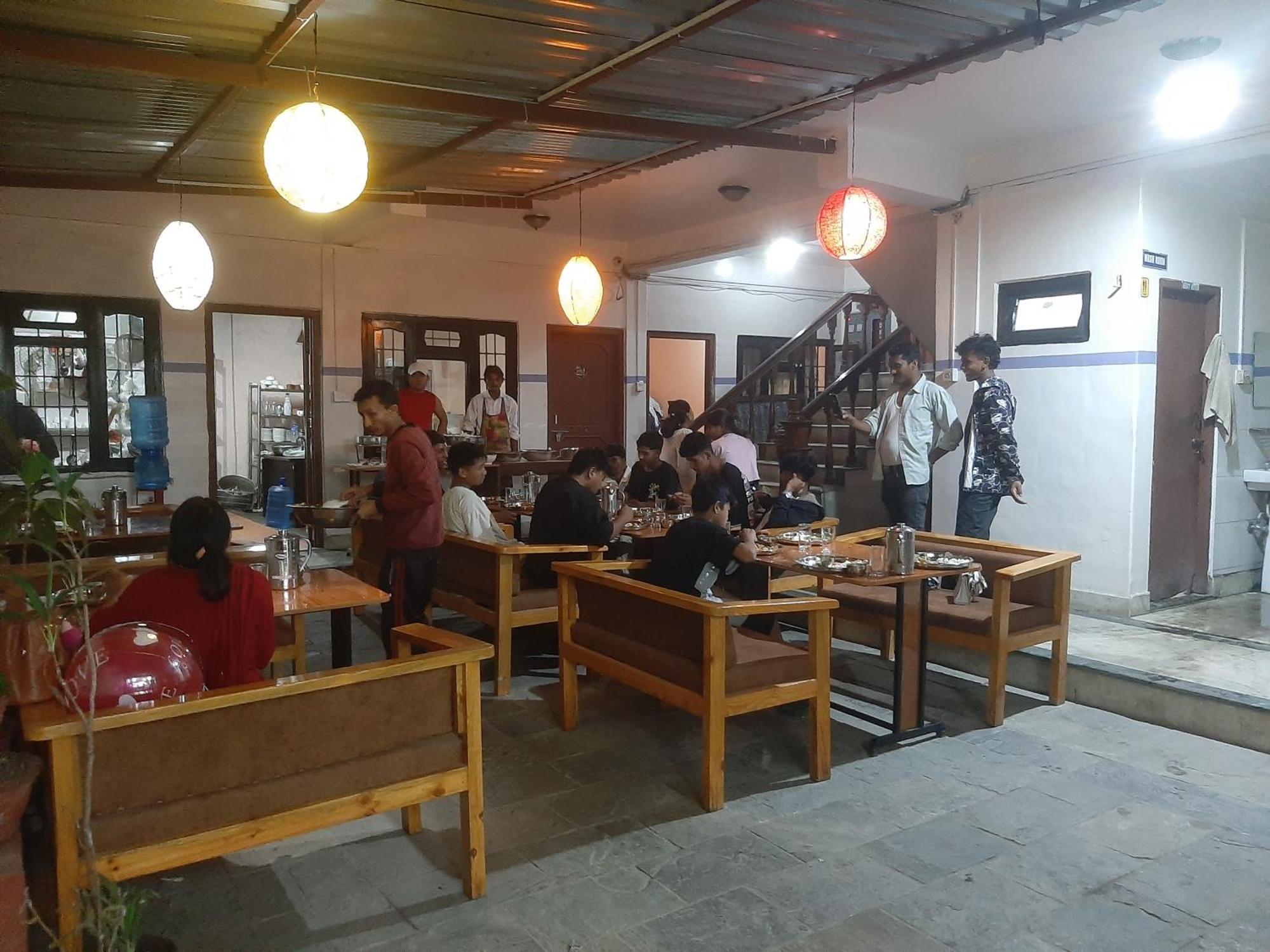 Hotel Lake N Yeti Pokhara Eksteriør bilde